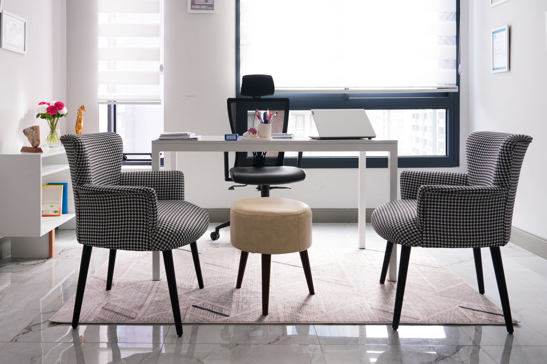 Psikolog Azra Atıcı